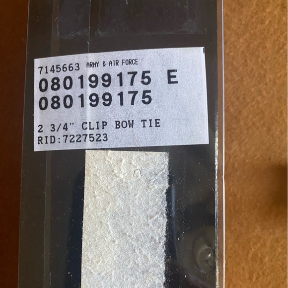 Wembley The Great American Tie Men’s Red 2 1/4" Band Bow & Black Clip Bow 2 3/4” - Picture 11 of 11